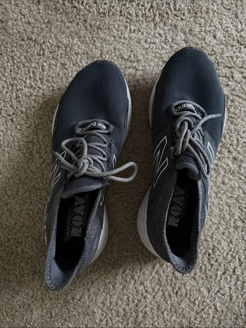 New Balance Men's Dark Gray Athletic Running Shoes with White Outsole